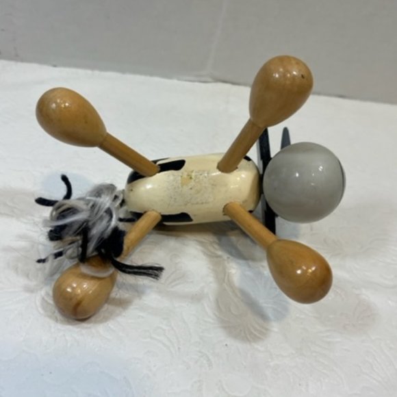 Black & White Wooden 4 Leg Toy Cow Figurine Massager 3.75"x5" Collectible - Picture 6 of 11